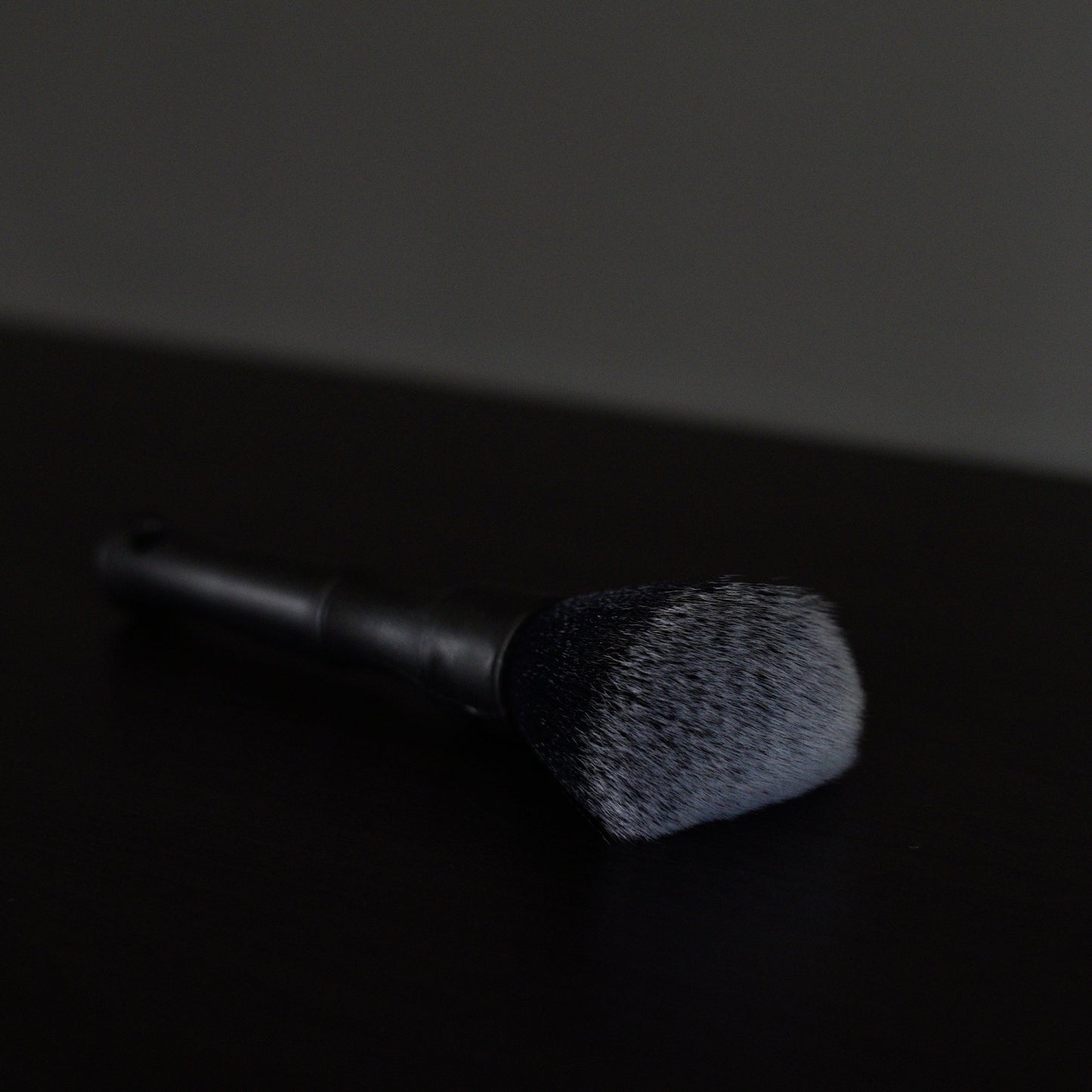 Detail kwastje auto – reiniging van kleine hoekjes