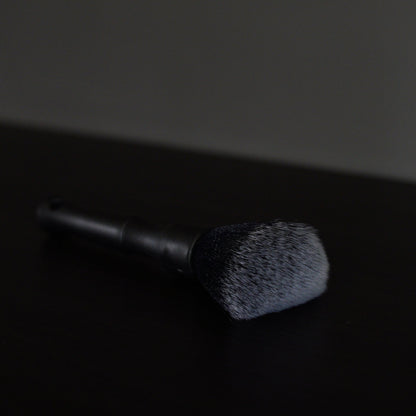 Detail kwastje auto – reiniging van kleine hoekjes